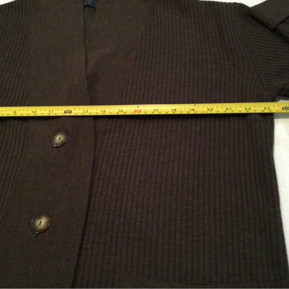 ,4 piece  knit wool blend (skirt, top, sweater and shawl - Picture 11 of 14